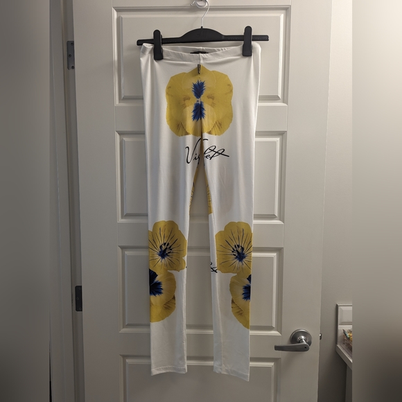 **PULLED** Floral Two-Piece Lounge Set - Picture 4 of 11